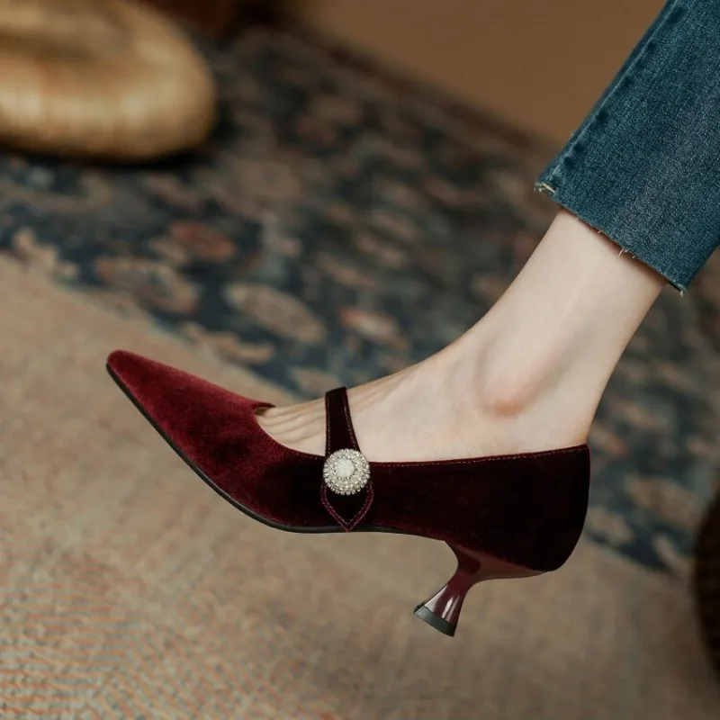Wine Red Pointed Toe Mary Jane - Heels 评论和价格