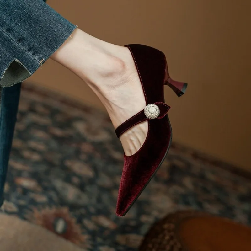 Wine Red Pointed Toe Mary Jane - Heels 评论和价格